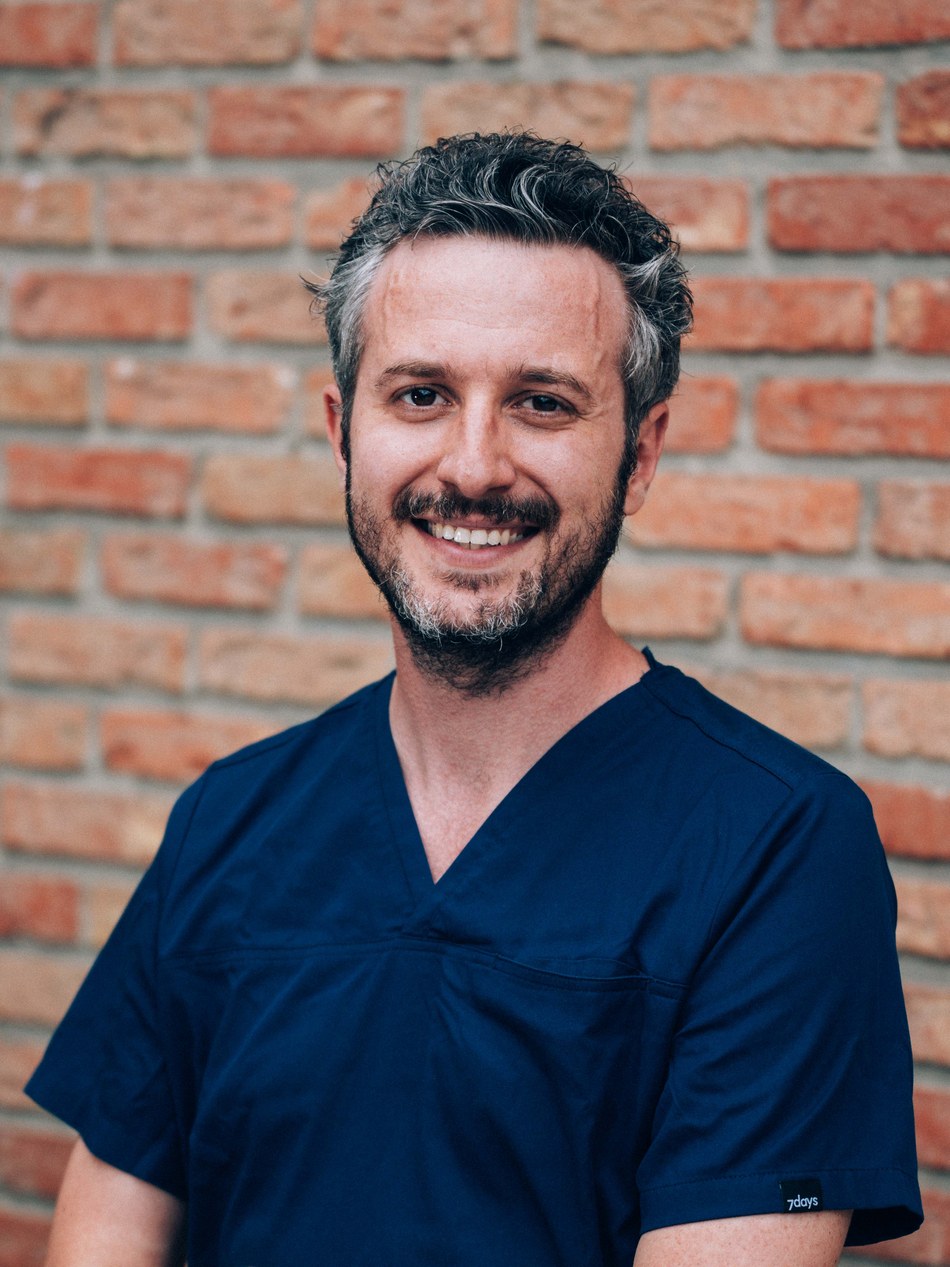 Portrait du Martin Aguilar, dentiste chez Dental Opus